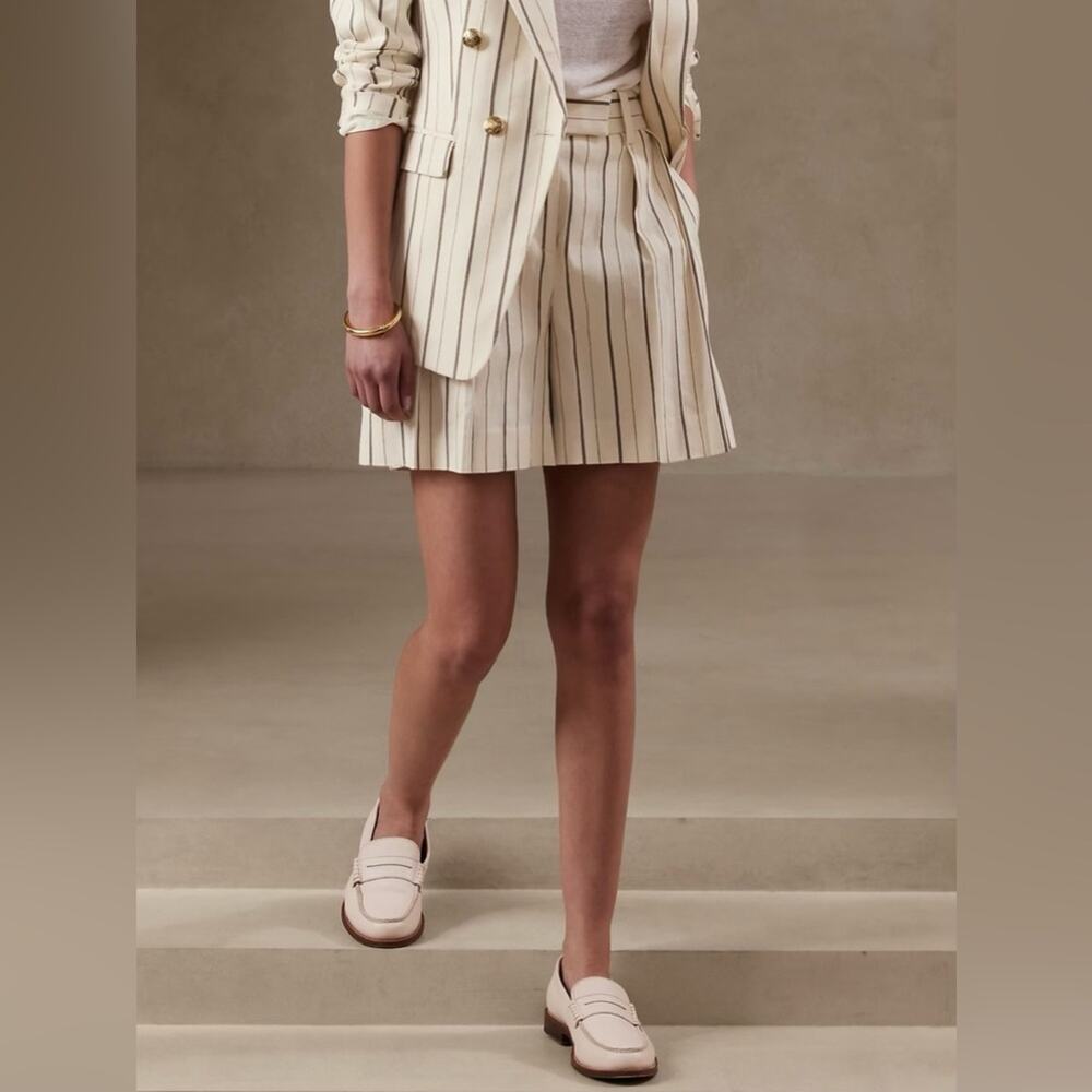 NWT Banana Republic Alva Linen Blend Short (size 14P)